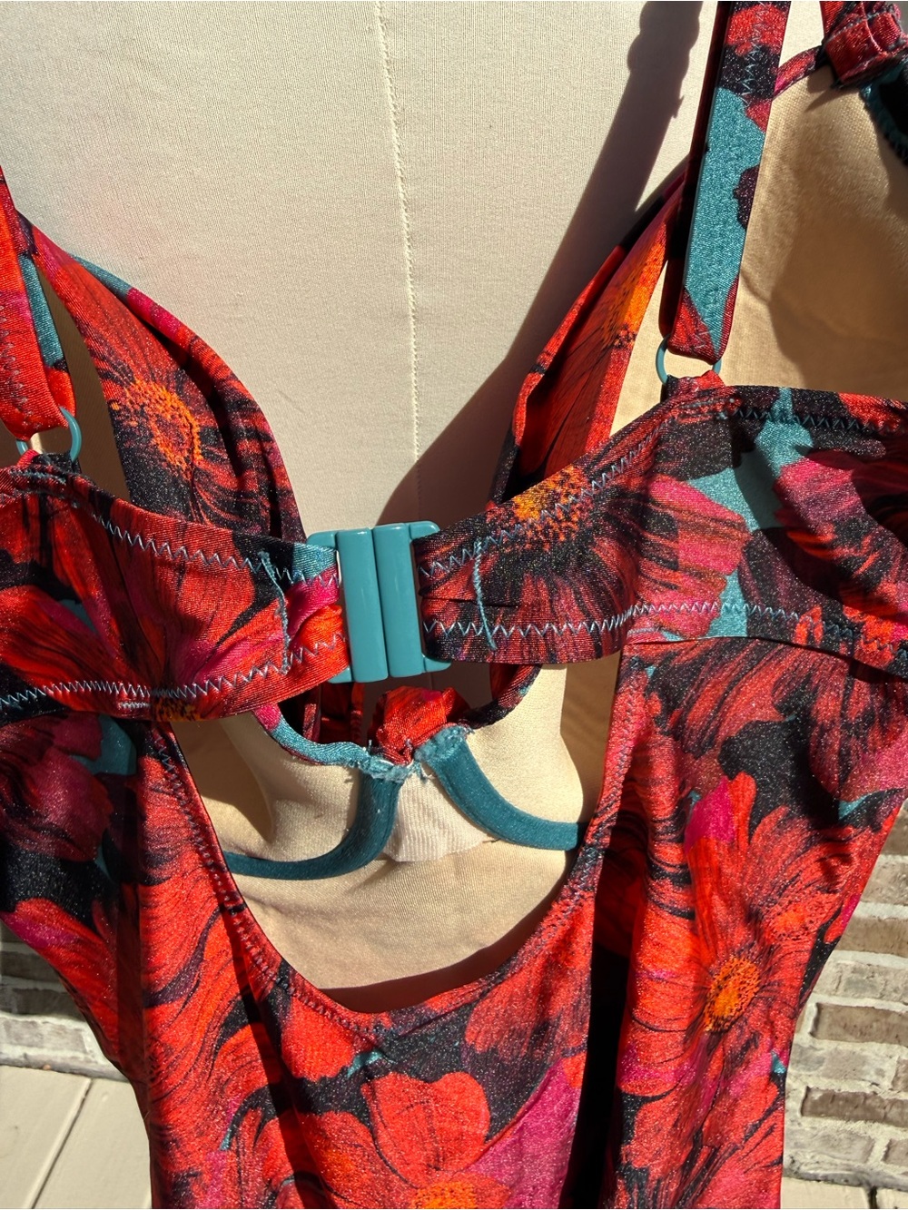 38G Pour Moi Red Floral One-Piece Swimsuit 38G - Picture 5 of 14